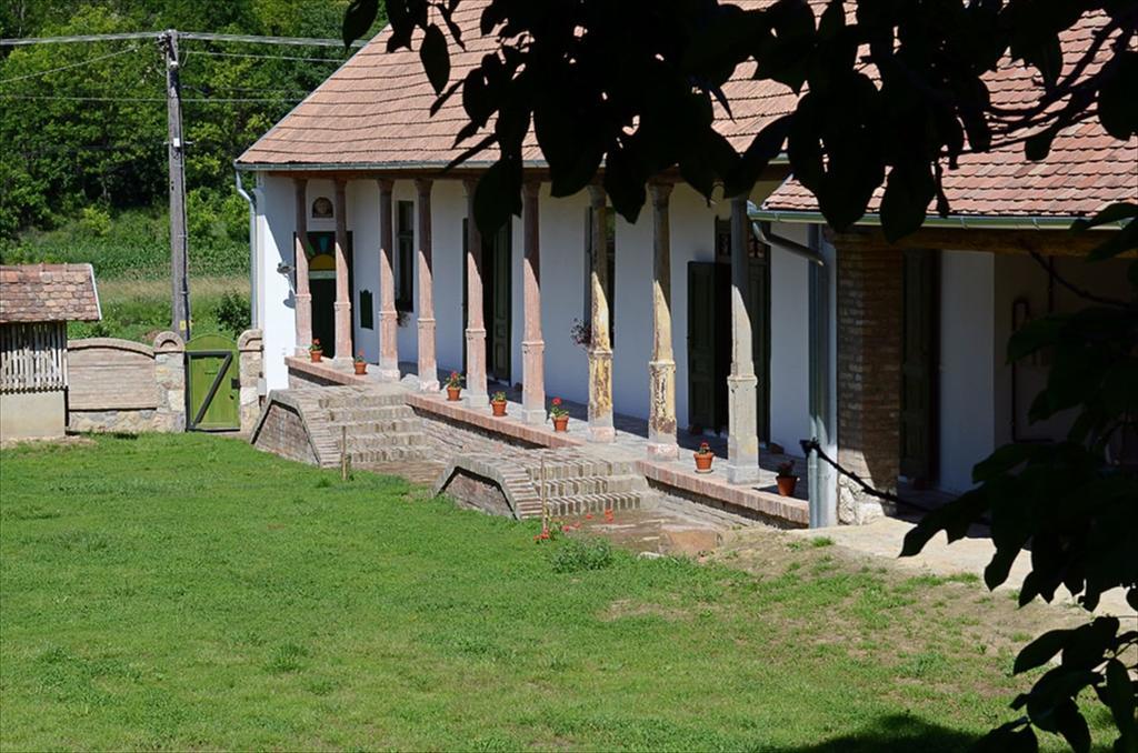 Hotel Zengőalja Vendégház à Erzsébet Extérieur photo